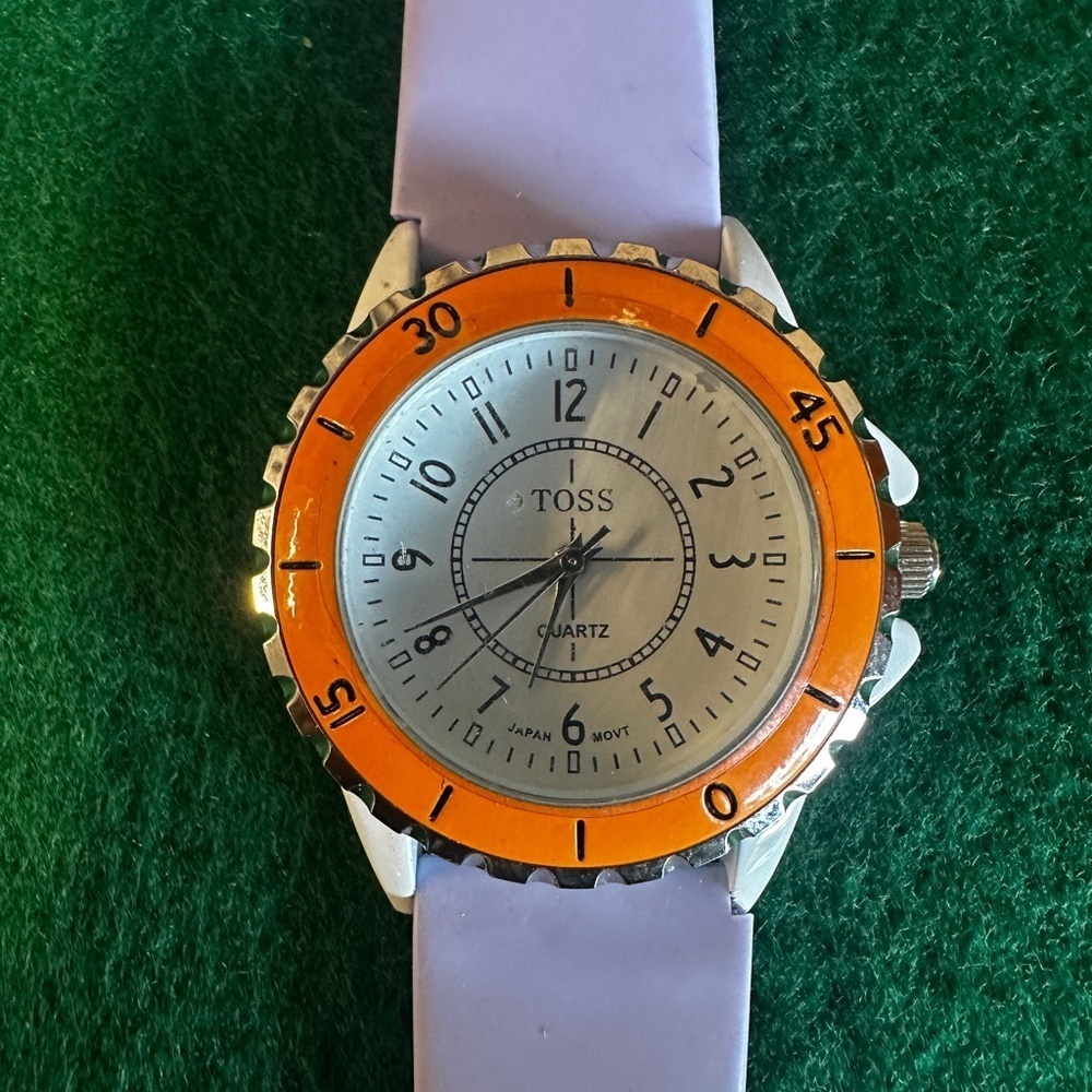 Women’s TOSS 38 mm watch. New silicone band, new battery.​​​​
